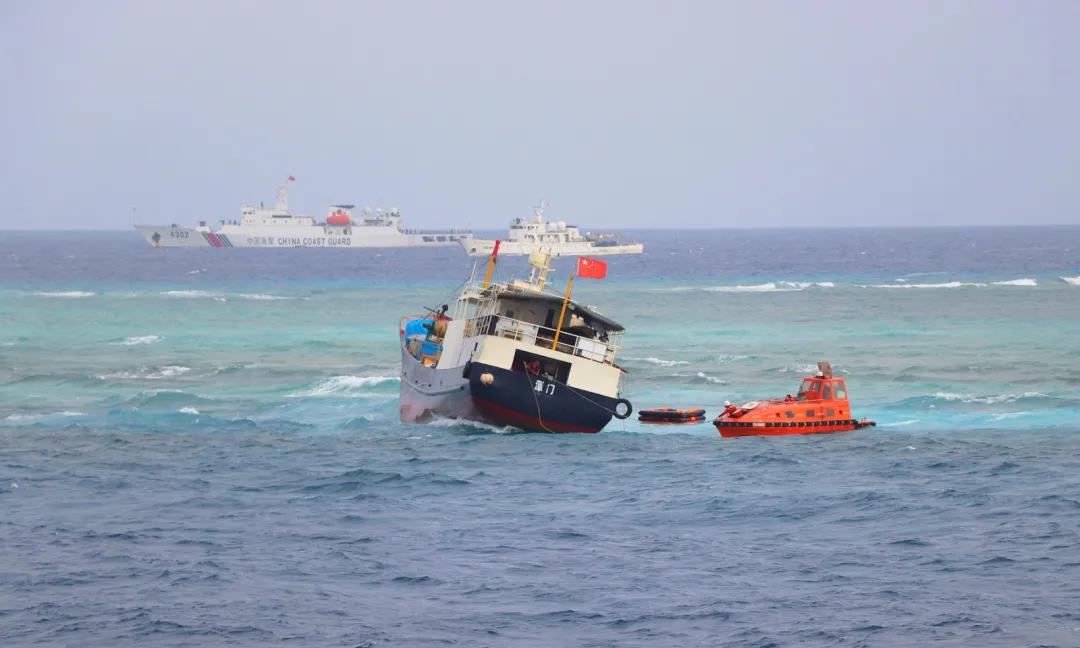 5月20日2215时,三沙海上搜救分中心接到报警:渔船"琼琼海渔08668"在