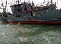 山东禁渔期一渔船2名船员失踪5天 逾百人寻找未果