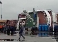 俄罗斯船厂一艘在建船倾覆已造成2人死亡