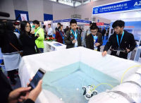 小无人机有大能量  机器人水下百米可遥控  天津海博会又亮了