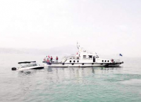 厦门海沧海钓船下沉 海巡艇施救三人被安全转移