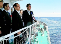 日本海上保安厅36艘海保船浩浩荡荡接受安倍检阅