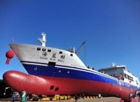 中韩航线800客位客箱船“海蓝鲸”下水