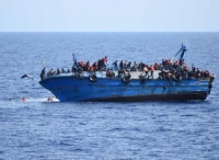 意图横渡地中海偷渡 利比亚意大利一周救5000船民