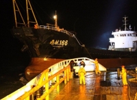 “南海救131”轮成功救助遇险货船及4名船员