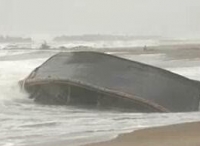 日本海岸再现幽灵船 船上有数据来历不明的尸体而且没有伤痕