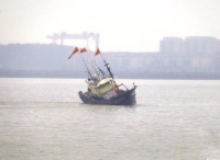 福建海警成功救助10名遇险船员