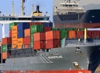 一艘由汉堡港出发的集装箱船和货船相撞，北欧易北河航道事故频发