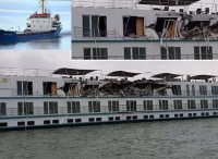 突发！货船撞上邮轮, 上层建筑崩塌 ... 乘客: 就像8级地震一样！