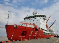 “雪龙”号极地科考船今日从上海启程前往南极
