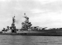 美军最悲惨的海战！重型巡洋舰被击沉，600多船员竟因鲨鱼而死