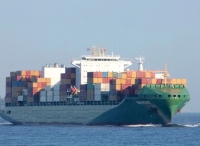 突发！一艘从青岛上海宁波和深圳出发的集装箱船，10名船员确诊感染新冠肺炎，被强制隔离！