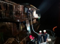 北海救助基地成功处置一失火抽沙船