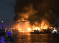 【突发】澳门内港火烧连环船，至少6船焚毀原因未明！港澳海上航线暂停
